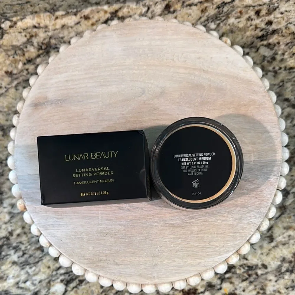 Lunar Beauty Translucent Medium Setting Powder - Black and Tan
